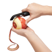Swivel peeler