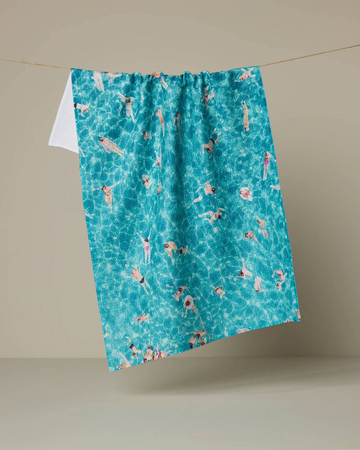 Geometry Towel Swimming Crowd